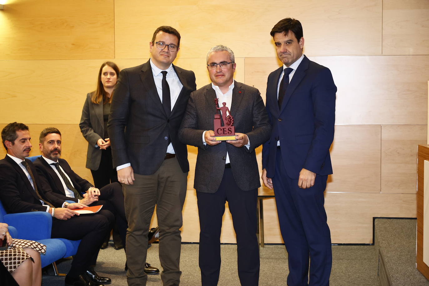 Premio «Empresaria del Año» por ser un símbolo de excelencia