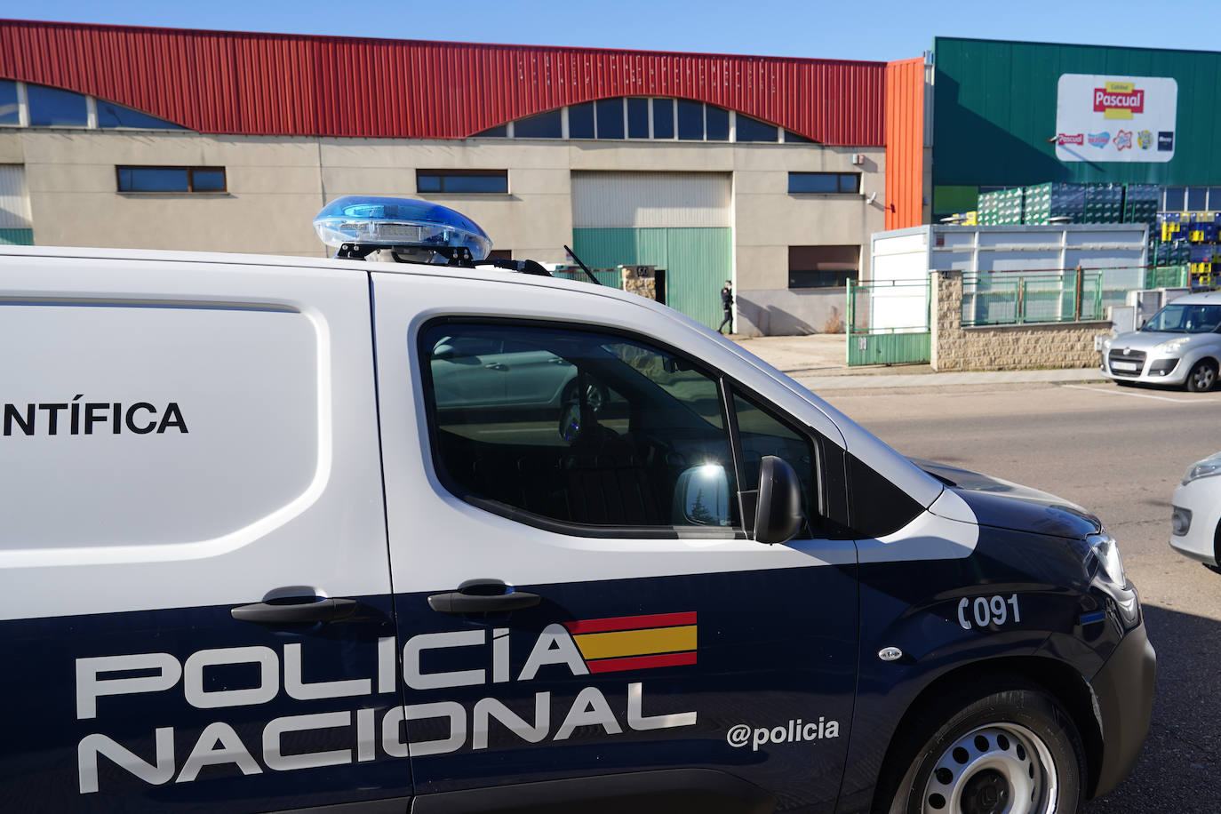 Todas las imágenes de la espectacular macrorredada de la Policía Nacional y la Guardia Civil en El Montalvo