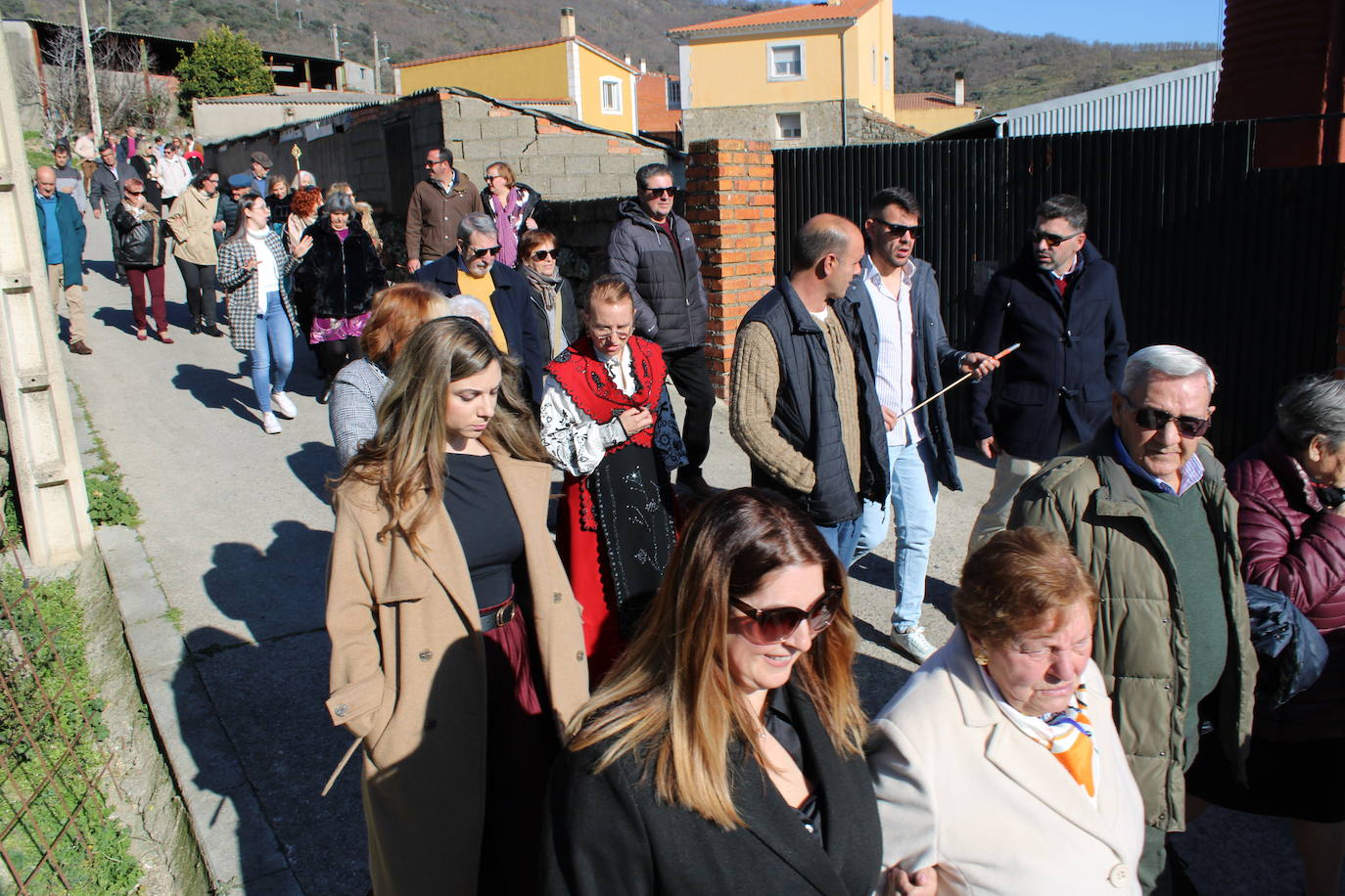 El sol vuelve para lucir por San Antón en el día grande de Valdelamatanza