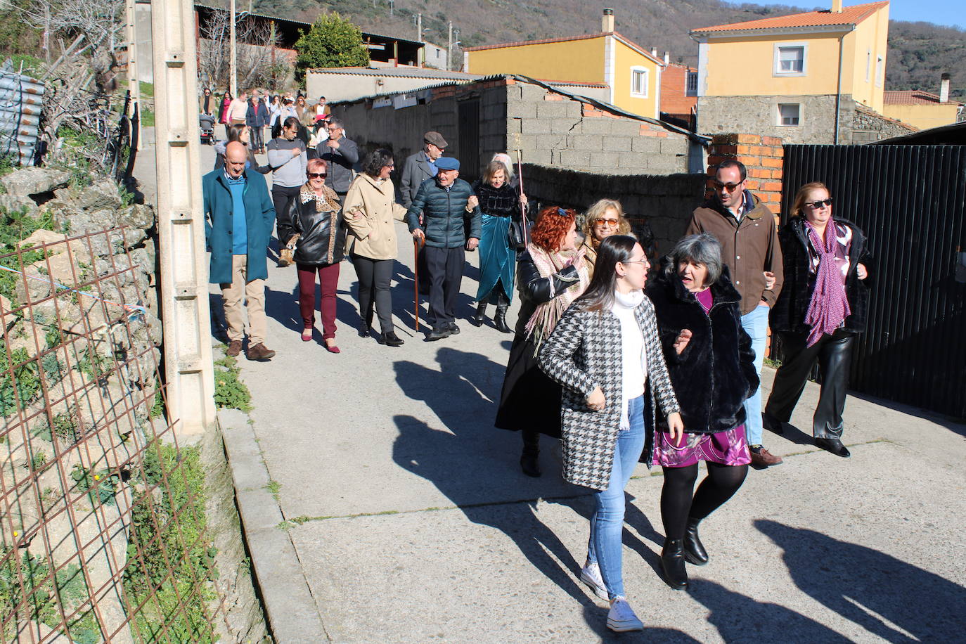 El sol vuelve para lucir por San Antón en el día grande de Valdelamatanza