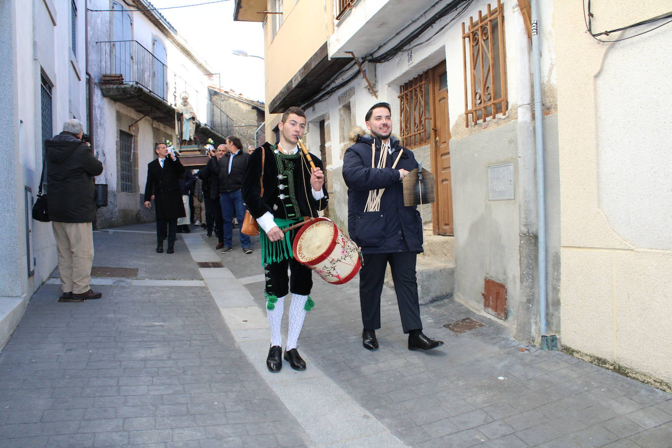 San Antón celebra su día de fiesta en Puerto de Béjar