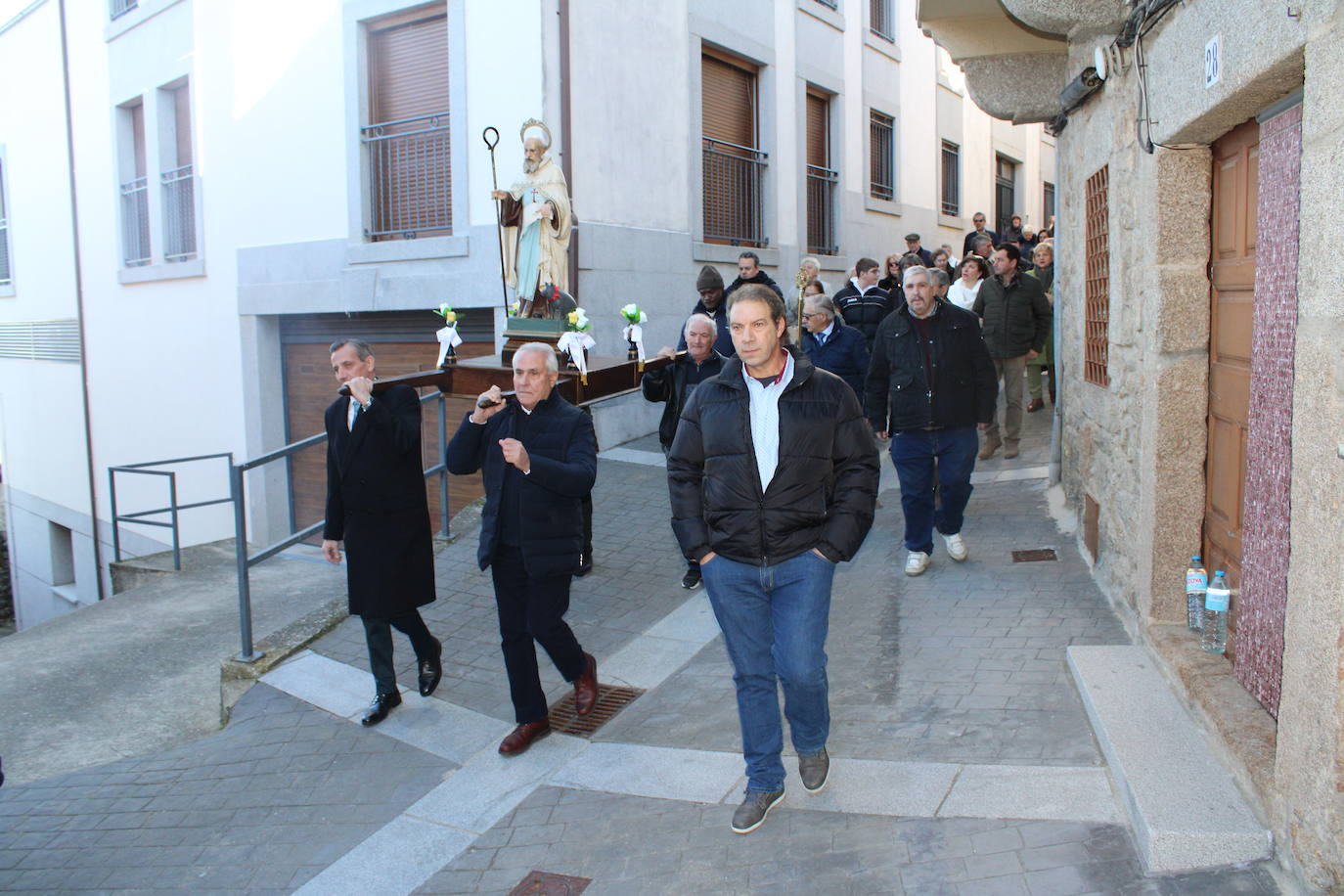 San Antón celebra su día de fiesta en Puerto de Béjar