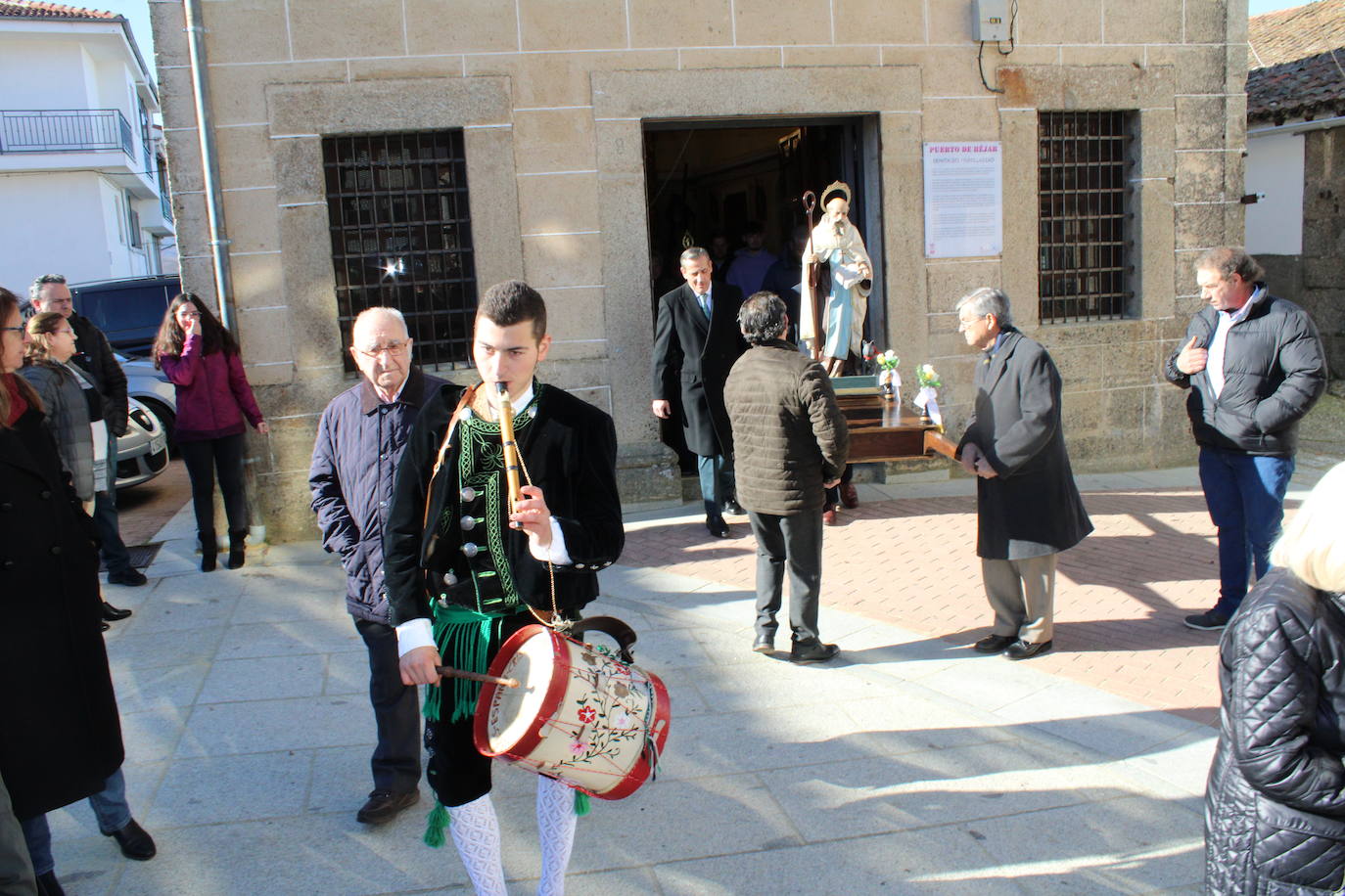 San Antón celebra su día de fiesta en Puerto de Béjar