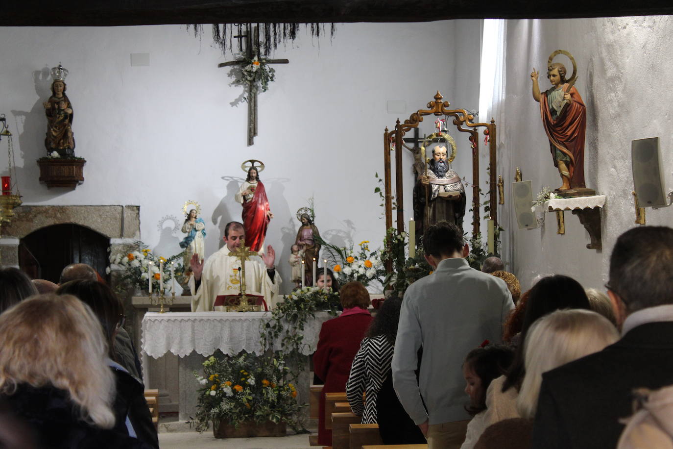 Valdelamatanza canta a San Antón