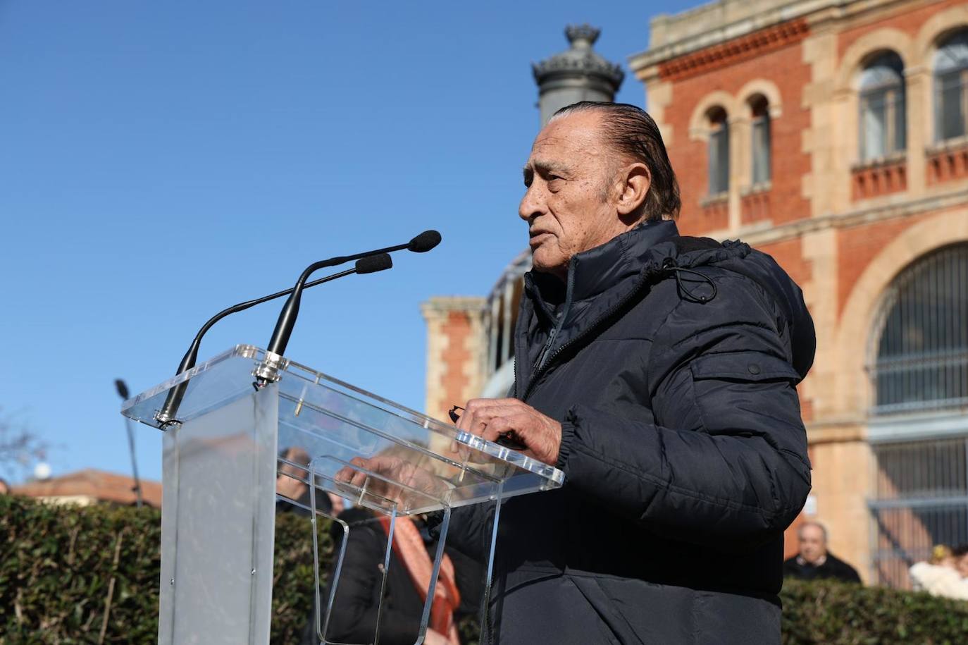 El espíritu de Robles sigue vivo en Salamanca: esta ha sido la ofrenda floral en su recuerdo