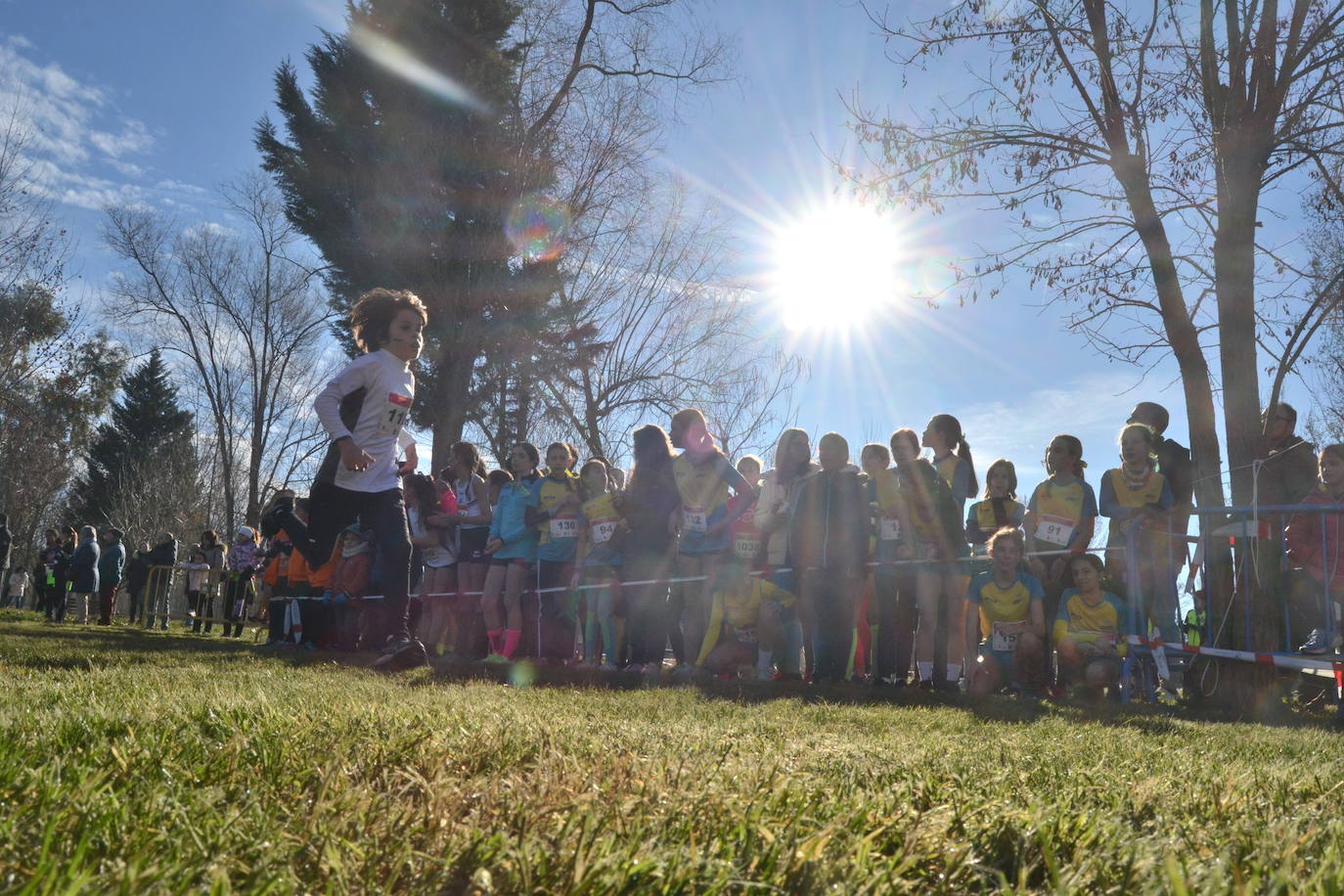 Entretenida mañana de cross escolar en Ciudad Rodrigo a pesar del frío