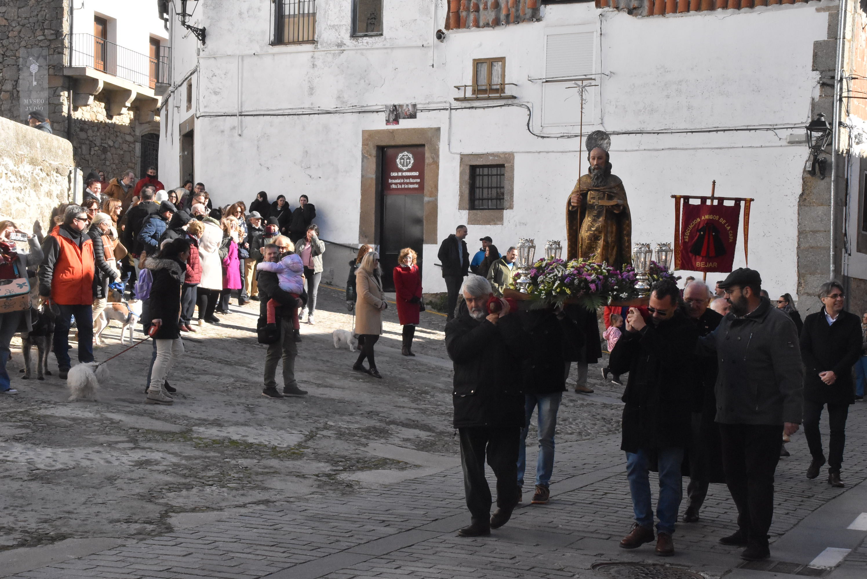 San Antón renueva la protección a los animales en Béjar