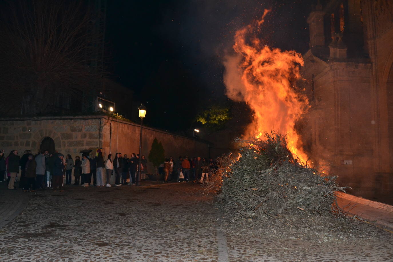 Cierre de la ronda de hogueras en Miróbriga