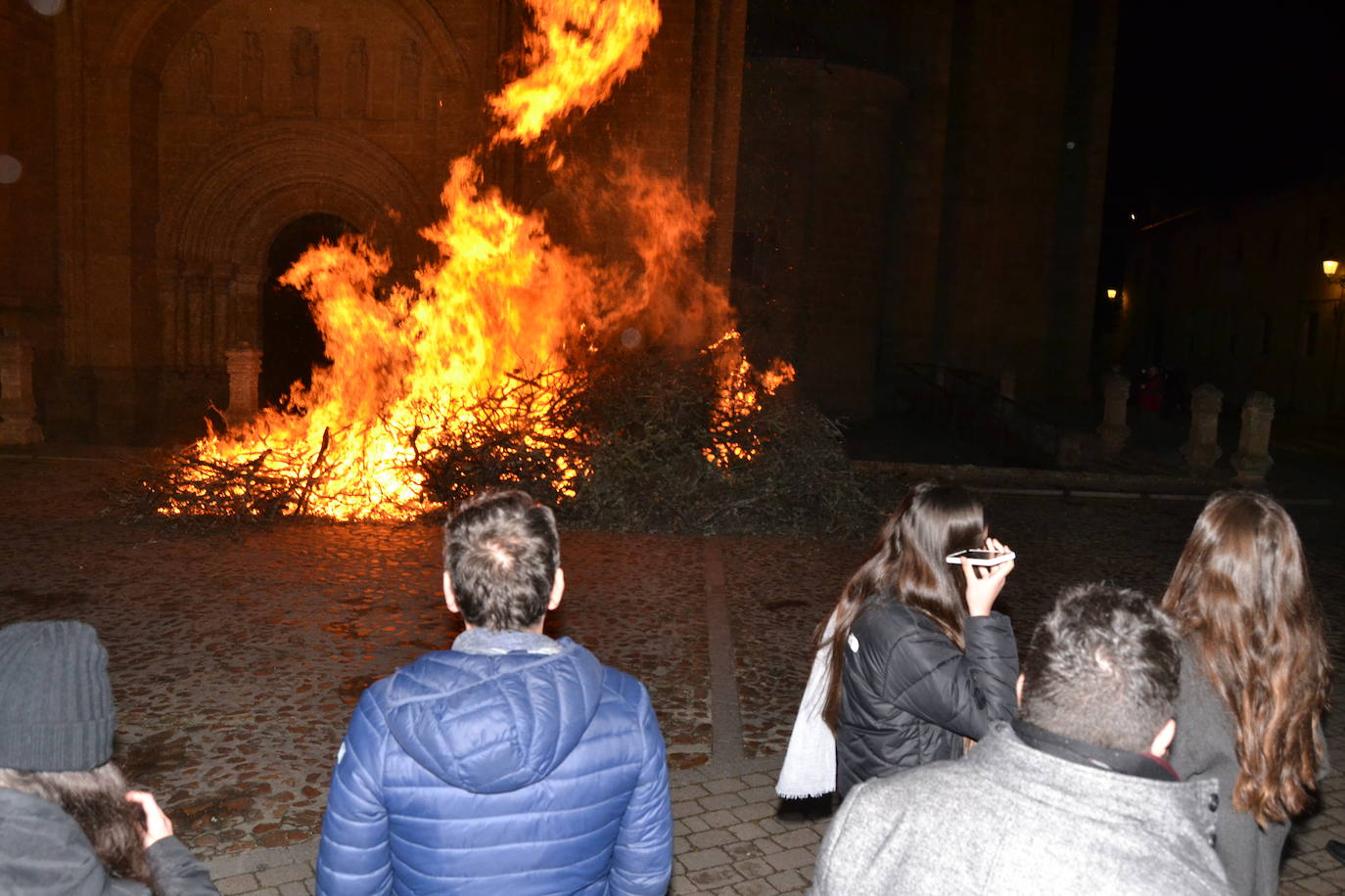 Cierre de la ronda de hogueras en Miróbriga