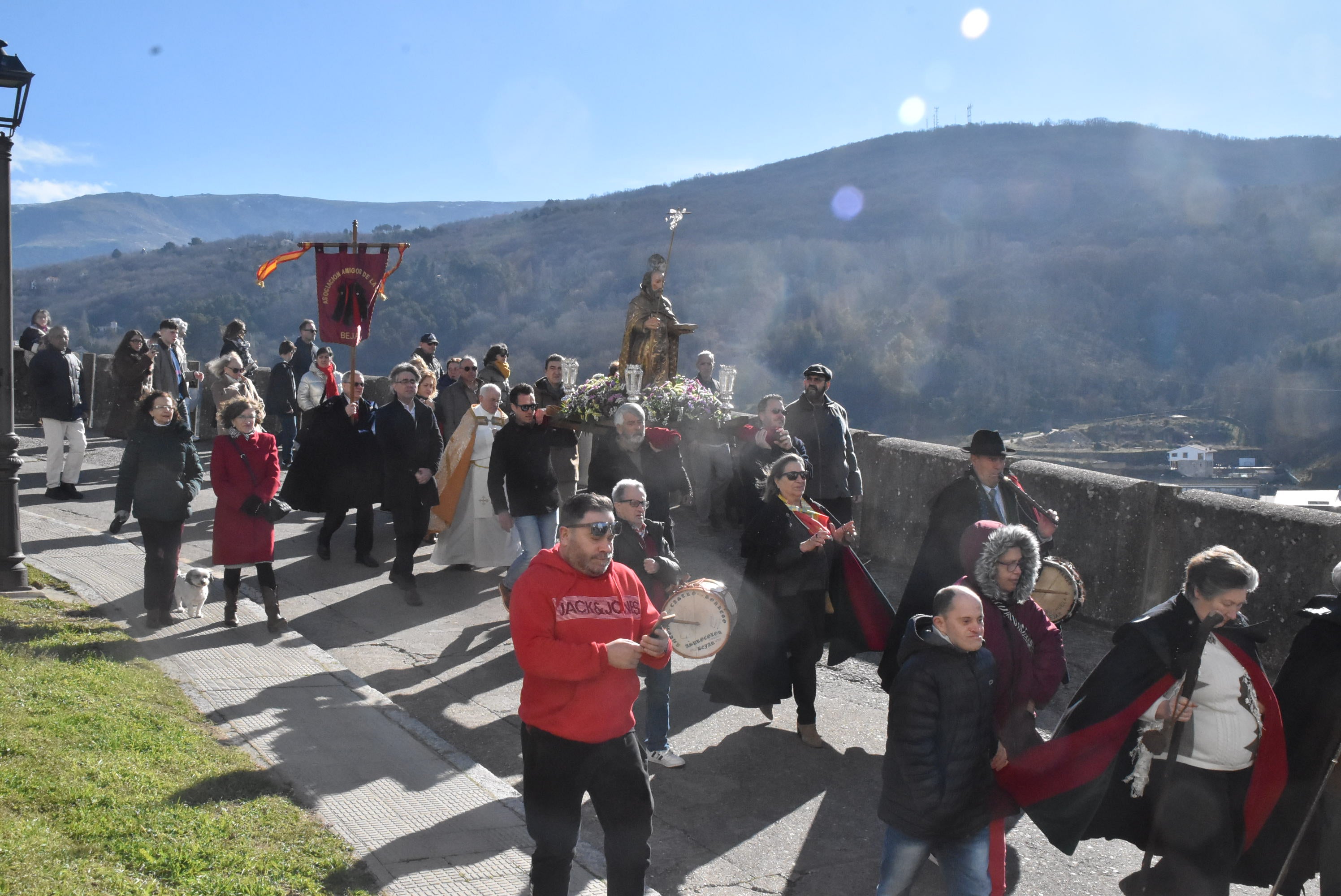 San Antón renueva la protección a los animales en Béjar