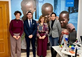 Rocío Gutiérrez, Javier Marcos, María Teresa de Dios y Beatriz Revilla en la firma en Valladolid con UNICEF España.