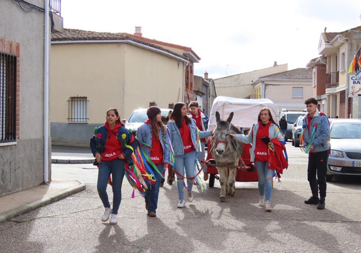 Los quintos alegran las calles de Villoria