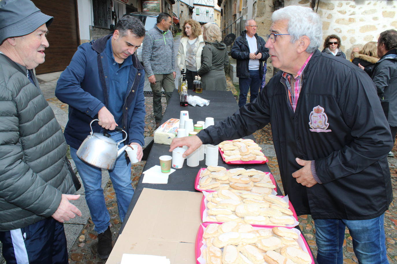 San Esteban de la Sierra disfruta de su matanza tradicional