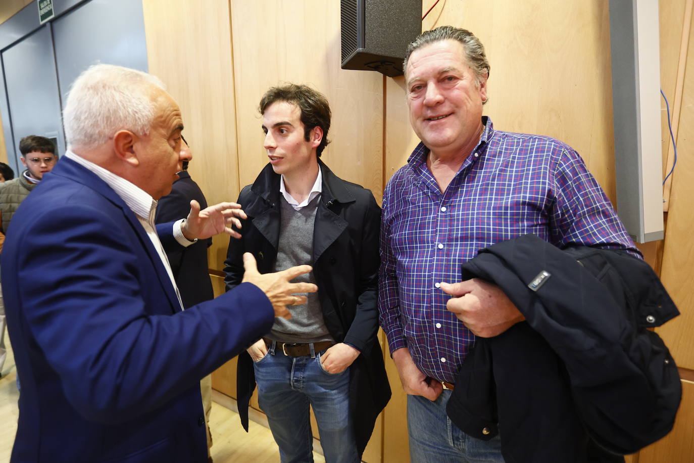 Castaño, desbordado por la admiración y el cariño: así fue el homenaje en MasterClass Toros