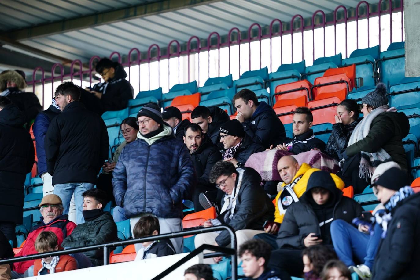 El Helmántico quiere &#039;apretar&#039; en el derbi: búscate en la grada en el partido entre el Salamanca UDS y el CD Guijuelo