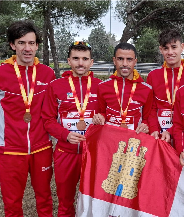 Imagen secundaria 2 - Los atletas salmantinos logran varias medallas en el Campeonato de España de campo a través