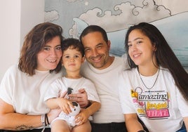 Darío Rodríguez junto a su madre, su padre y su hermana mayor.