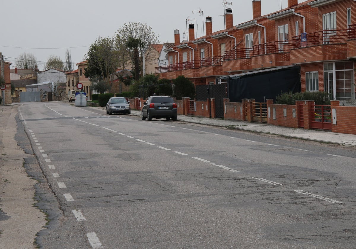 Calle principal del municipio de La Vellés.