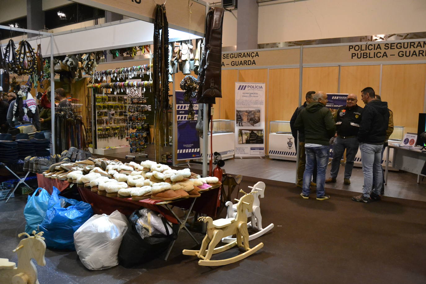 Bulliciosa apertura de la Feria de la Caza, Pesca y Desarrollo Rural de Almeida