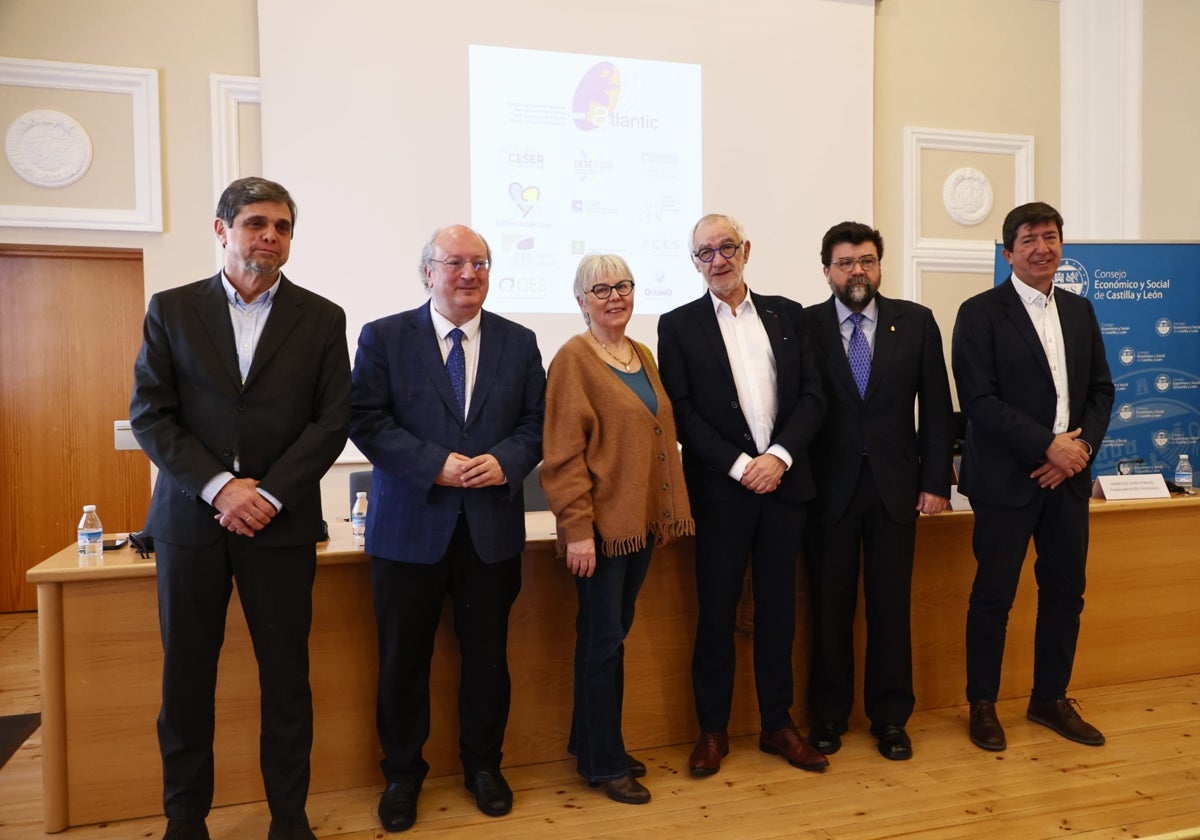 Representantes de la Red Trasnacional Atlántica en Salamanca.