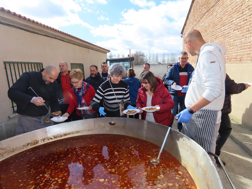 Buen sabor en la segunda jornada festiva de Palaciosrubios en honor a Las Candelas