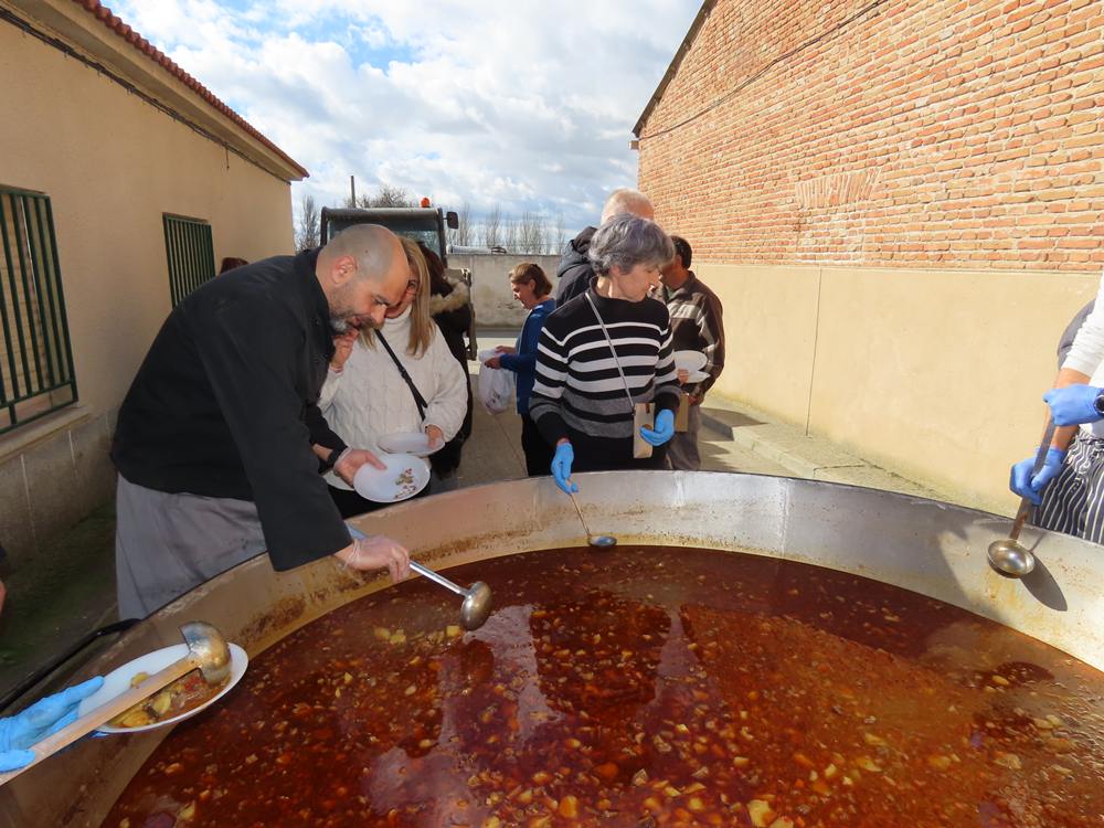 Buen sabor en la segunda jornada festiva de Palaciosrubios en honor a Las Candelas