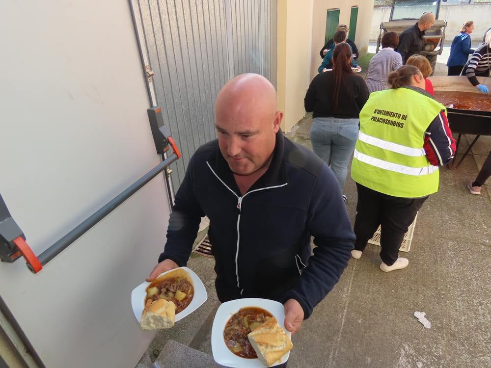 Buen sabor en la segunda jornada festiva de Palaciosrubios en honor a Las Candelas