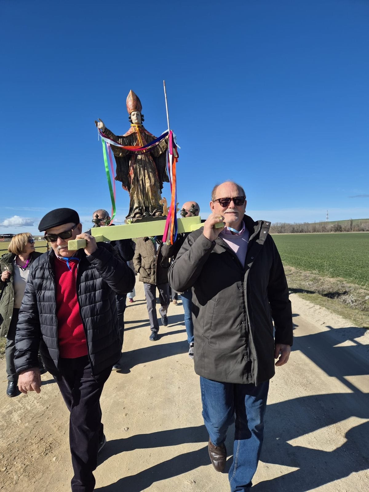 Fiesta de las gargantillas en las ruinas de la ermita de San Blás de Santiago de la Puebla