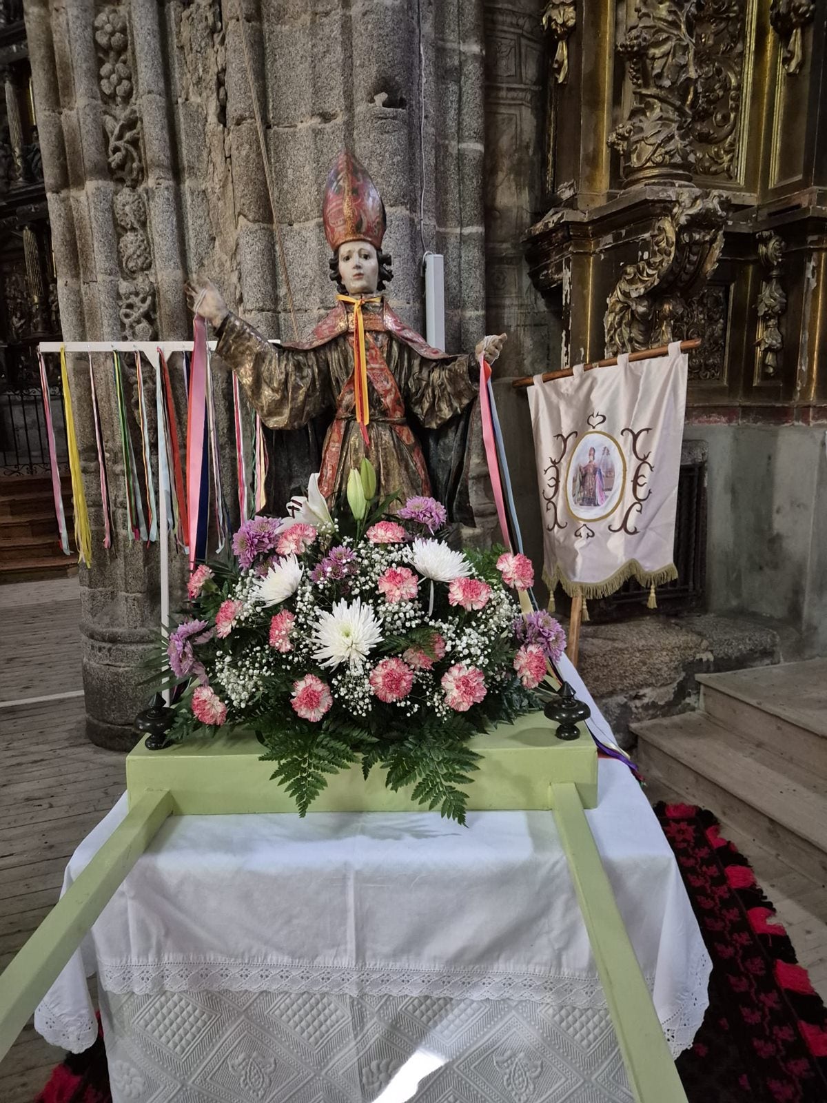 Fiesta de las gargantillas en las ruinas de la ermita de San Blás de Santiago de la Puebla