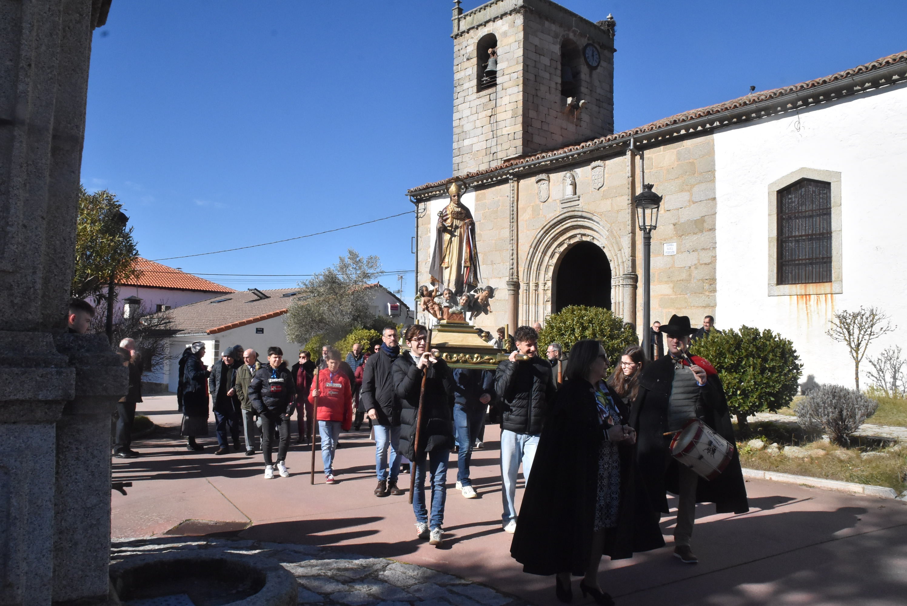 El buen tiempo acompaña a San Blas en su festividad en Fuentes de Béjar