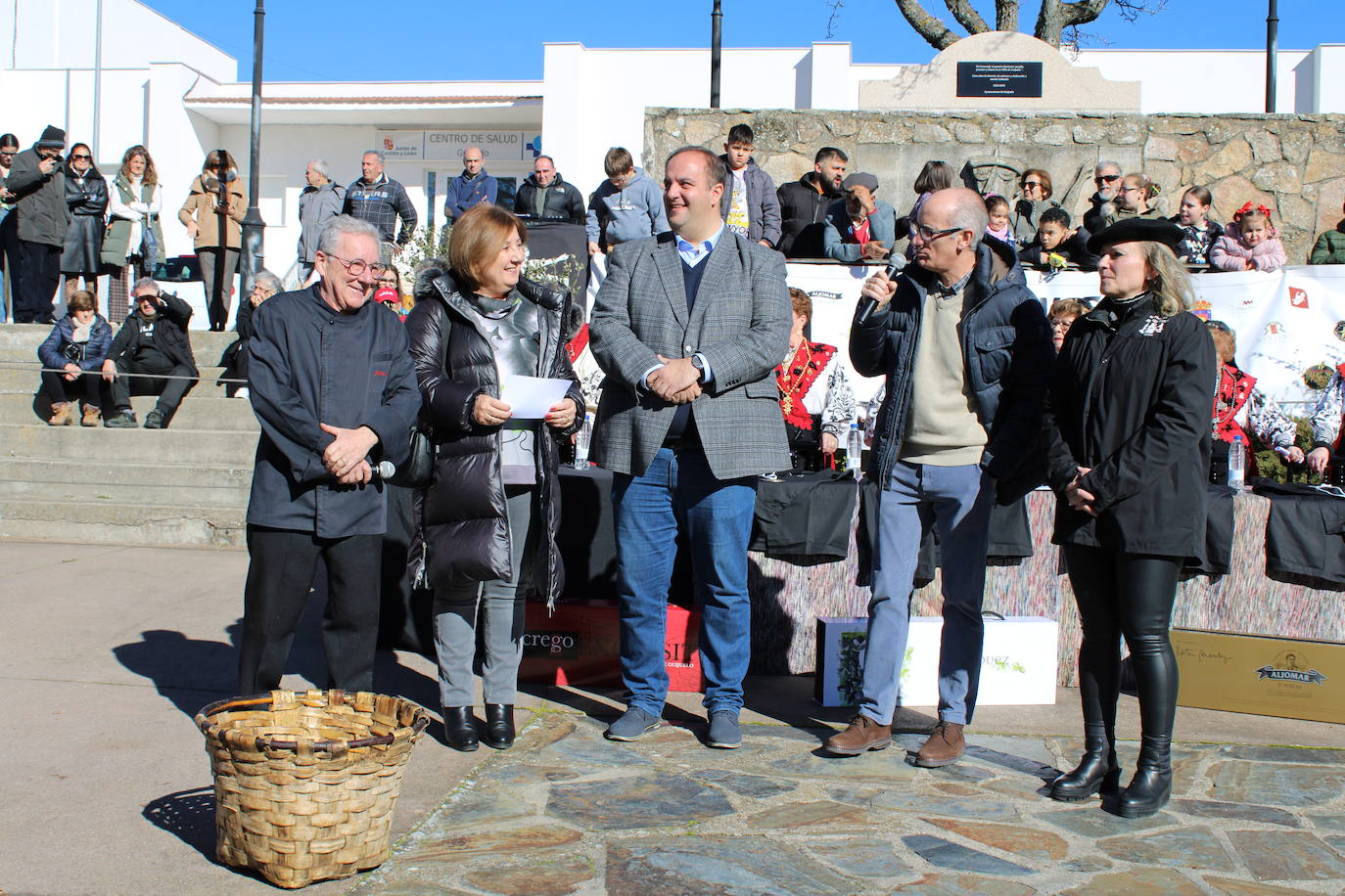 El sol acompaña la primera matanza de Guijuelo del año