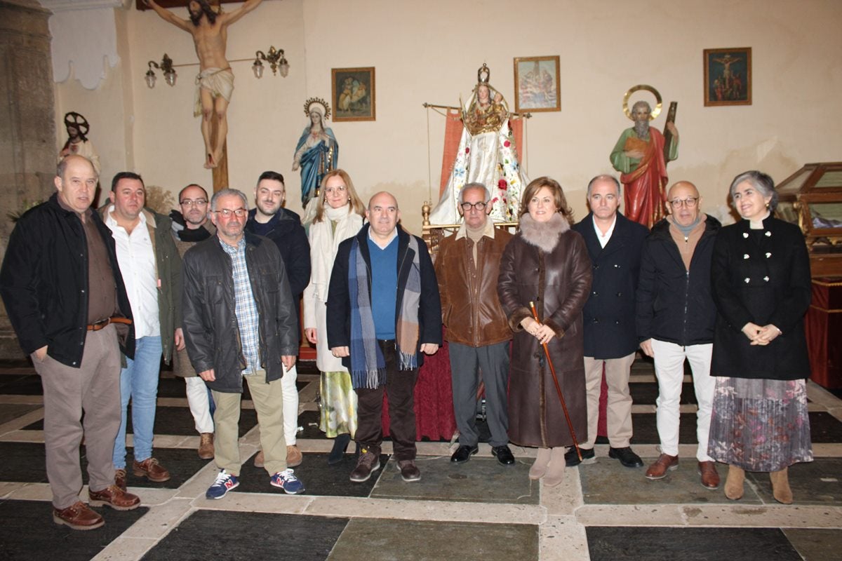 Honores a la Virgen de las Candelas al refugio de la iglesia en Palaciosrubios