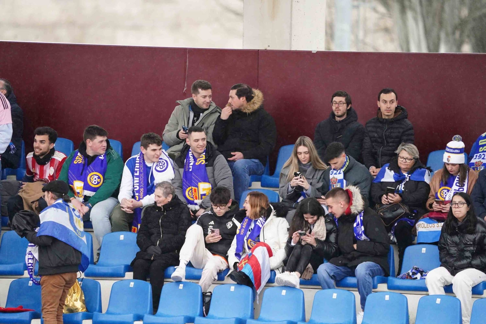 Una felicitación muy especial y tablas en el derbi: búscate en la grada del Reina Sofía