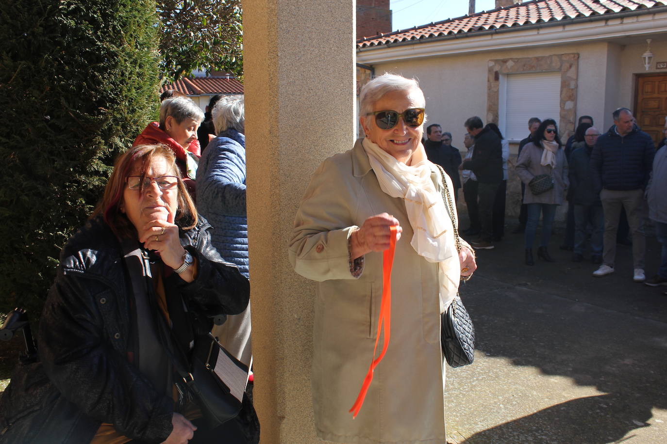 El sol brilla para San Blas en Sepulcro Hilario