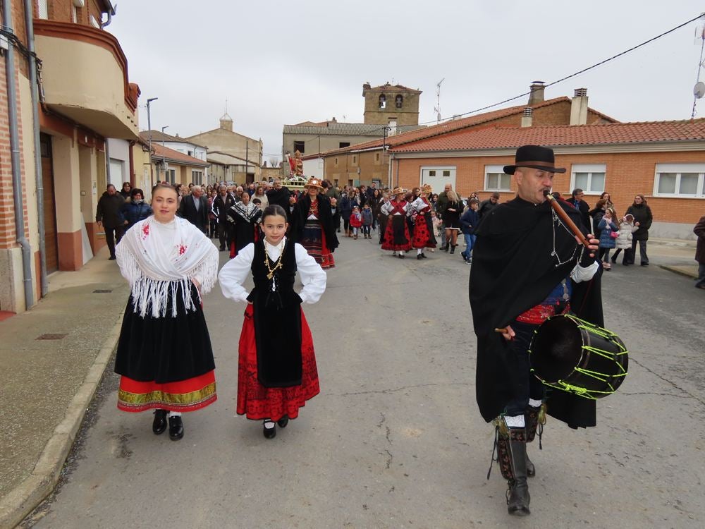 Babilafuente celebra San Blas con misa y bailes charros