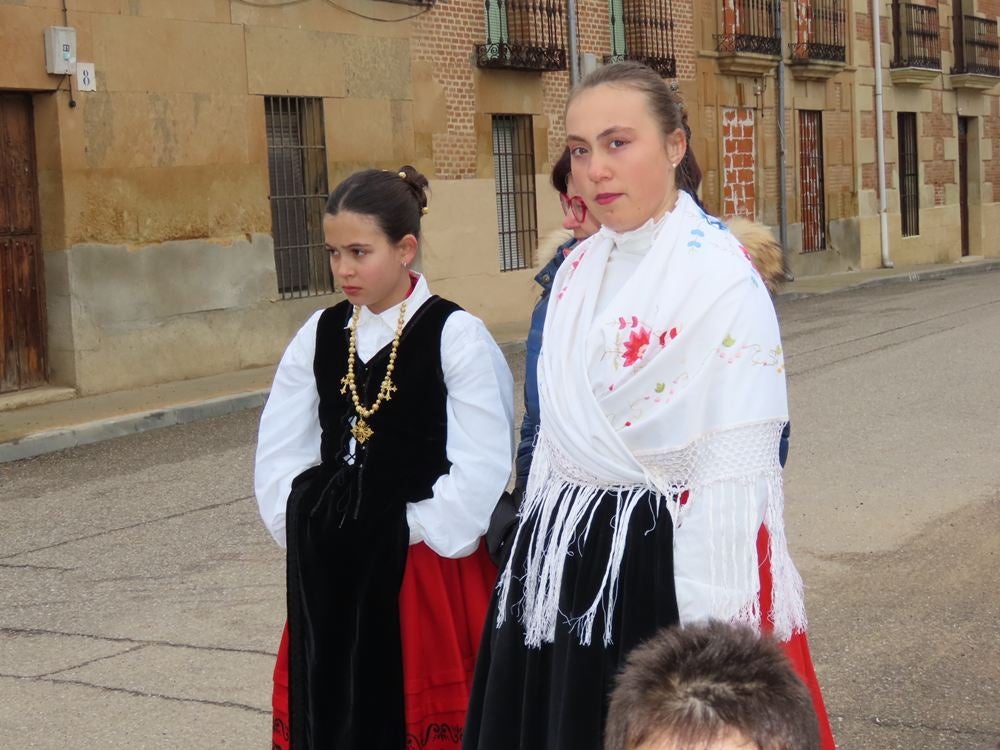 Babilafuente celebra San Blas con misa y bailes charros