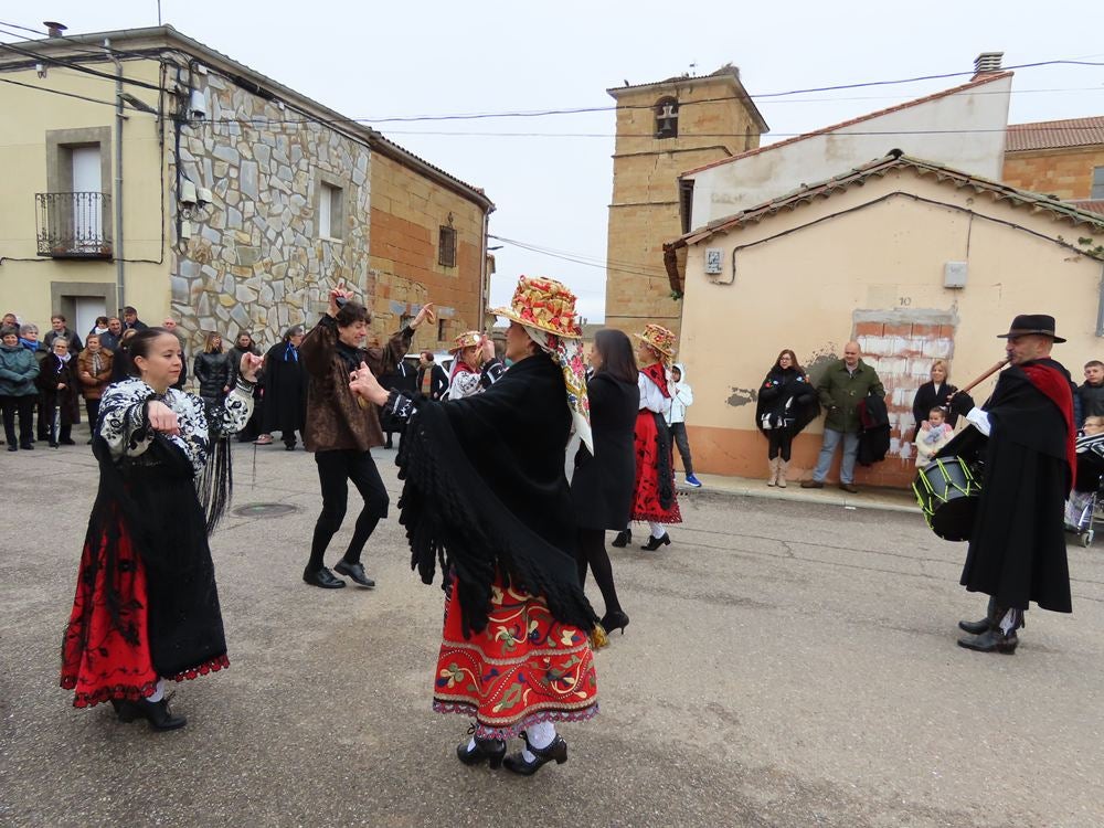 Babilafuente celebra San Blas con misa y bailes charros