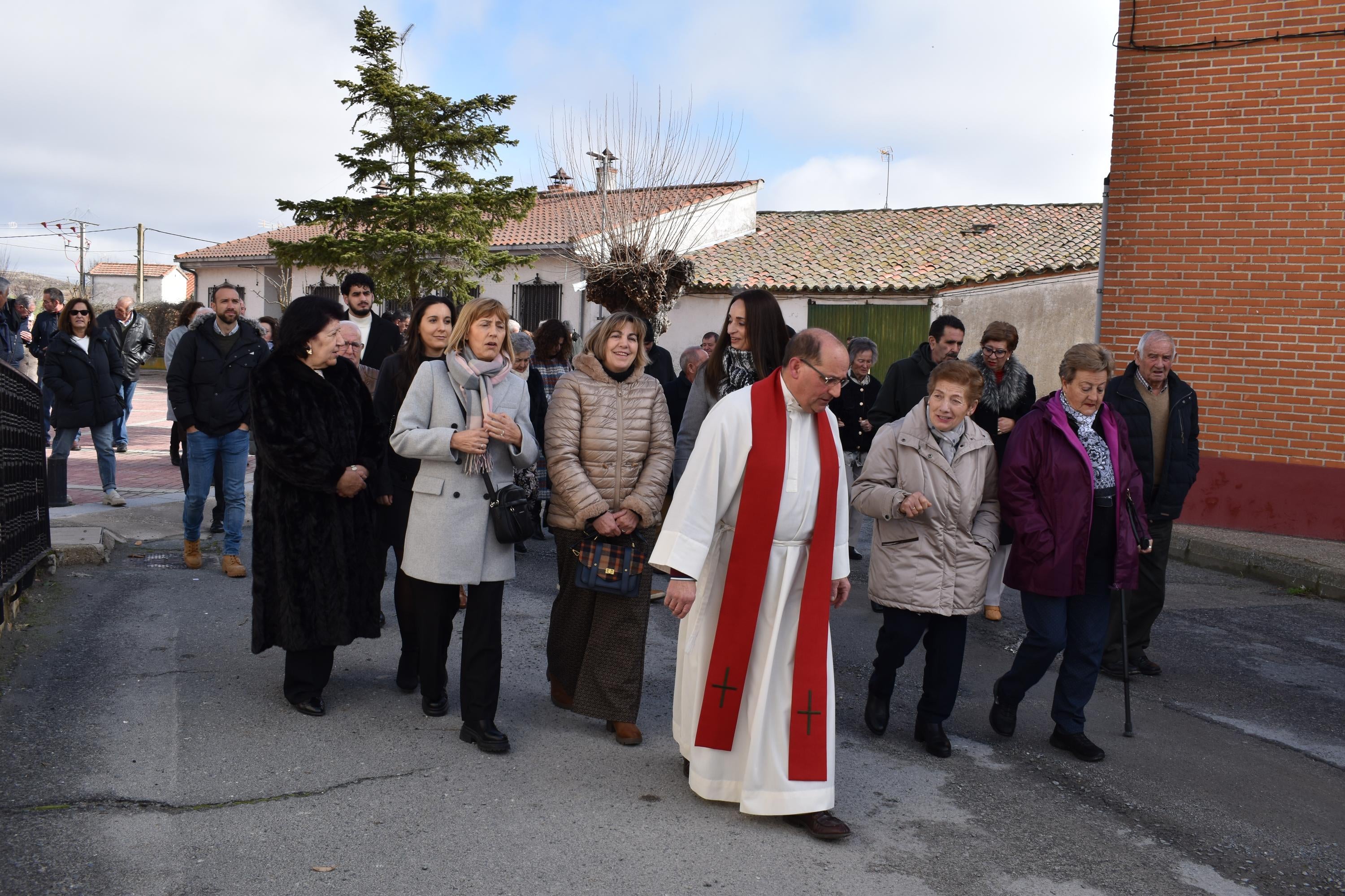 Garcihernández disfruta del día grande de San Blas con la tradicional procesión y tirada de cohetes