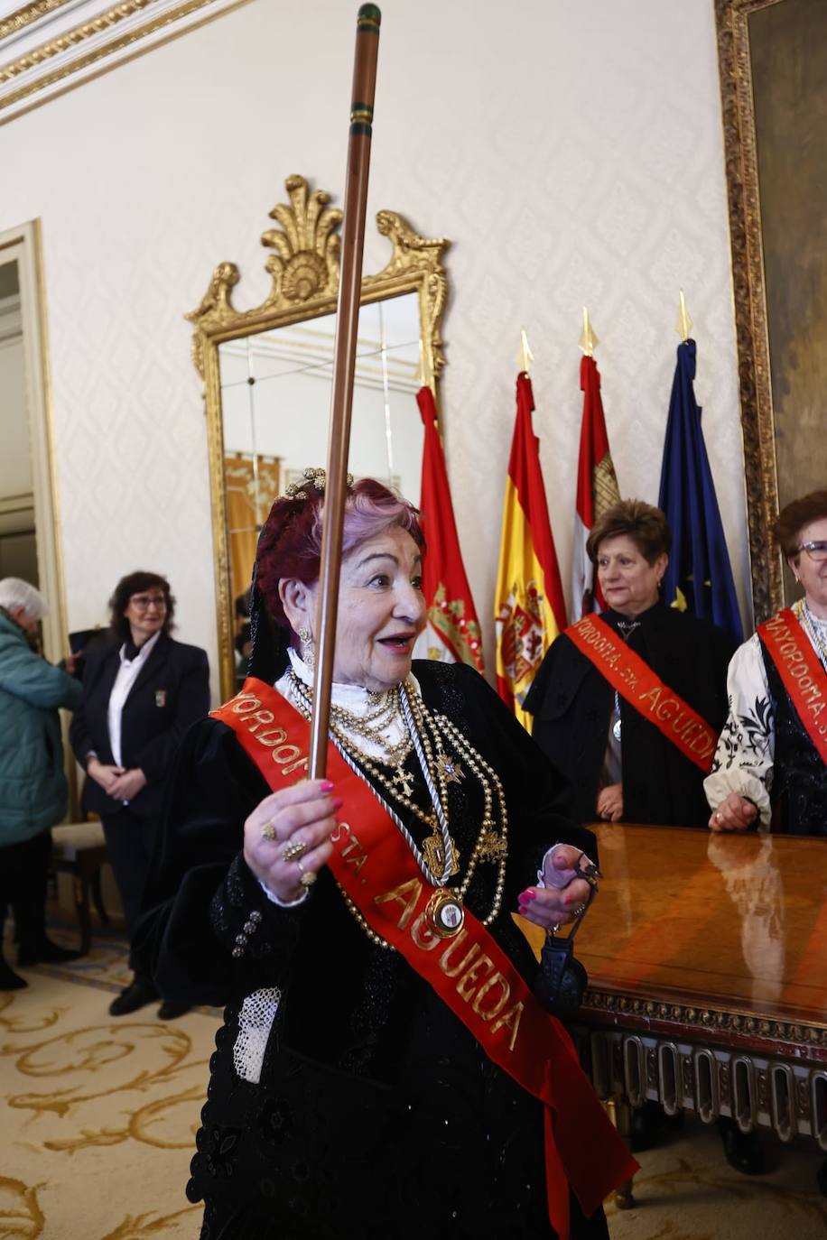 Las Águedas no fallan a la tradición e impregnan de alegría Salamanca en su día a ritmo de folclore