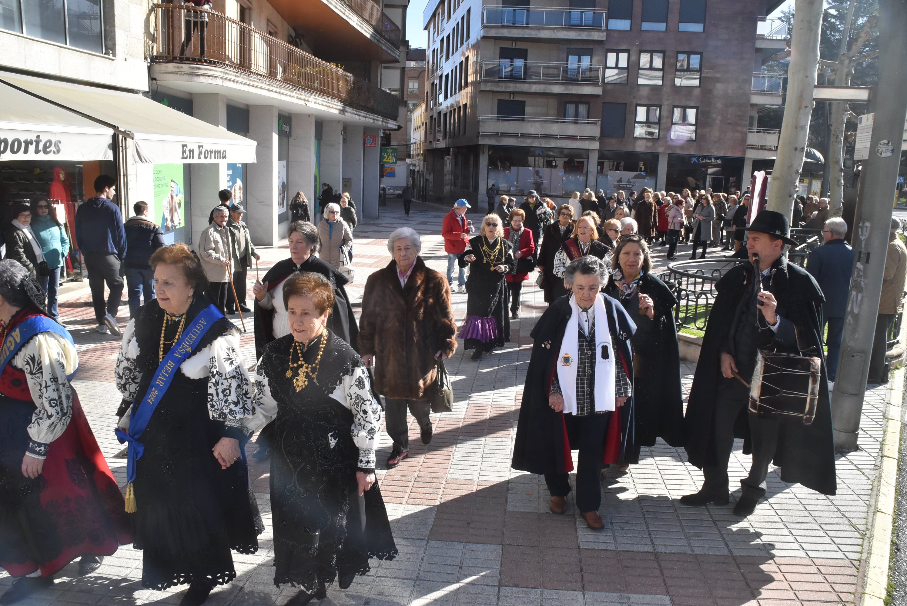 Las águedas de Béjar reclaman talleres textiles para engalanar la ciudad