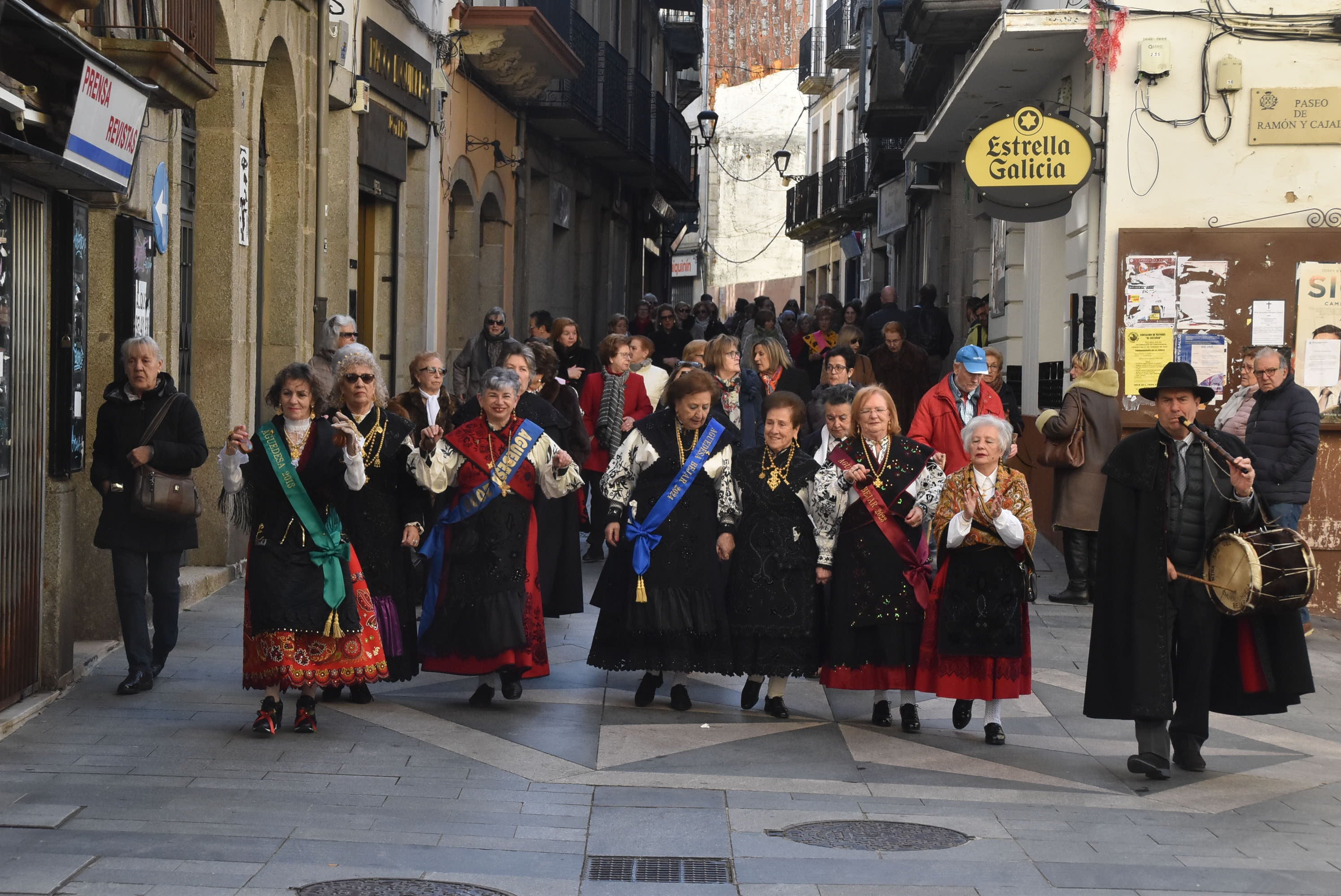 Las águedas de Béjar reclaman talleres textiles para engalanar la ciudad