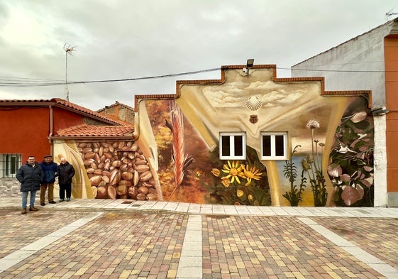 El nuevo mural con las plantas sanadoras del Camino de Santiago, en Castellanos de Villiquera.