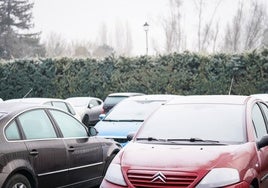 Algunos coches 'congelados' por el frío de estos días.