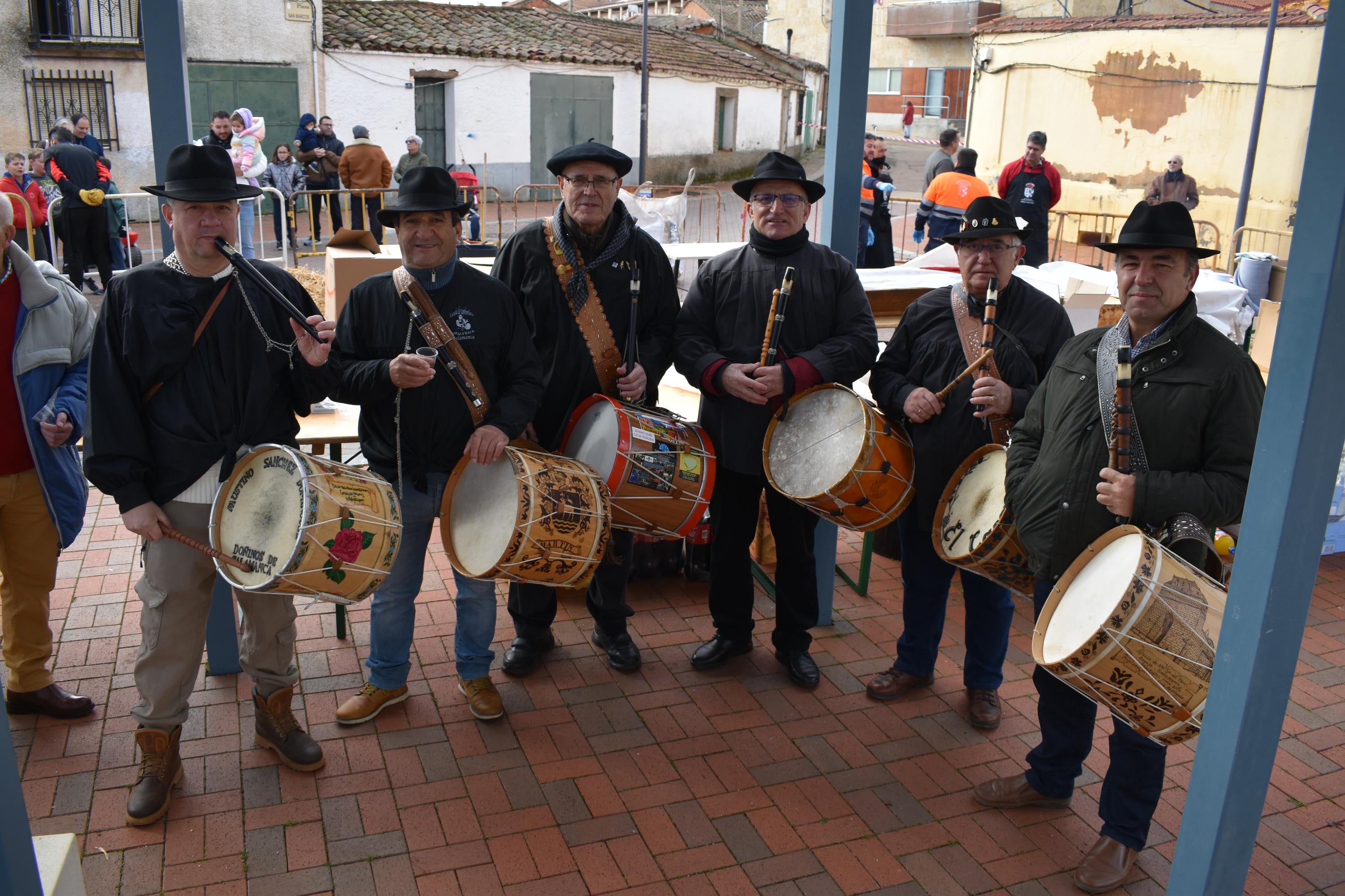 Convivencia, tradición y buen yantar en la matanza de Doñinos