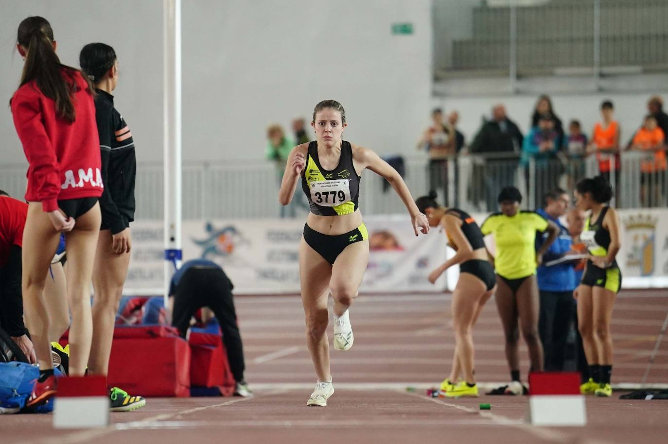 Las mejores imágenes de una gran tarde de atletismo culminada con el carrerón de Eva Santidrián