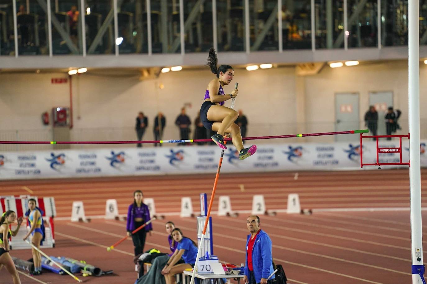 Las mejores imágenes de una gran tarde de atletismo culminada con el carrerón de Eva Santidrián