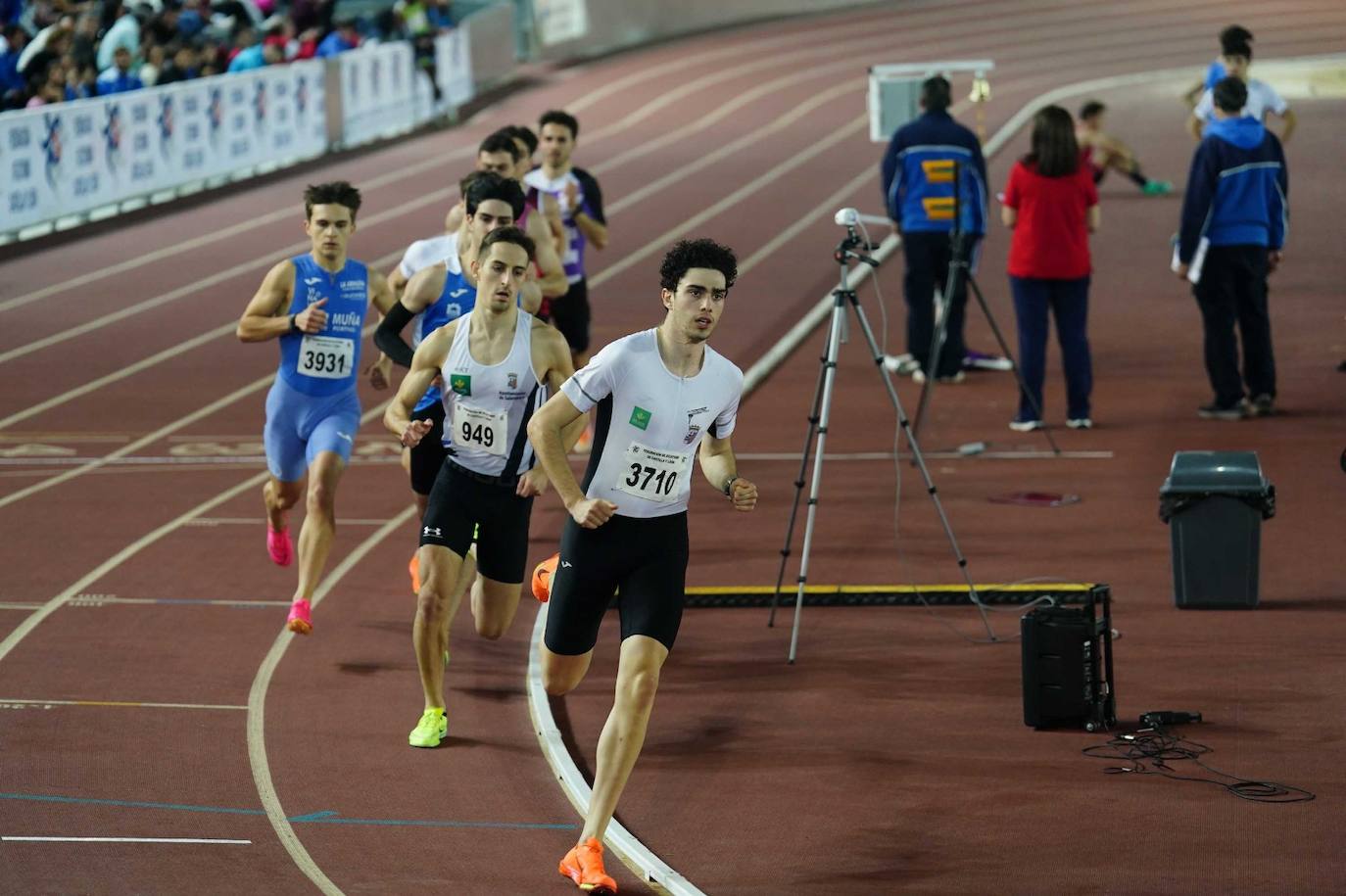 Las mejores imágenes de una gran tarde de atletismo culminada con el carrerón de Eva Santidrián