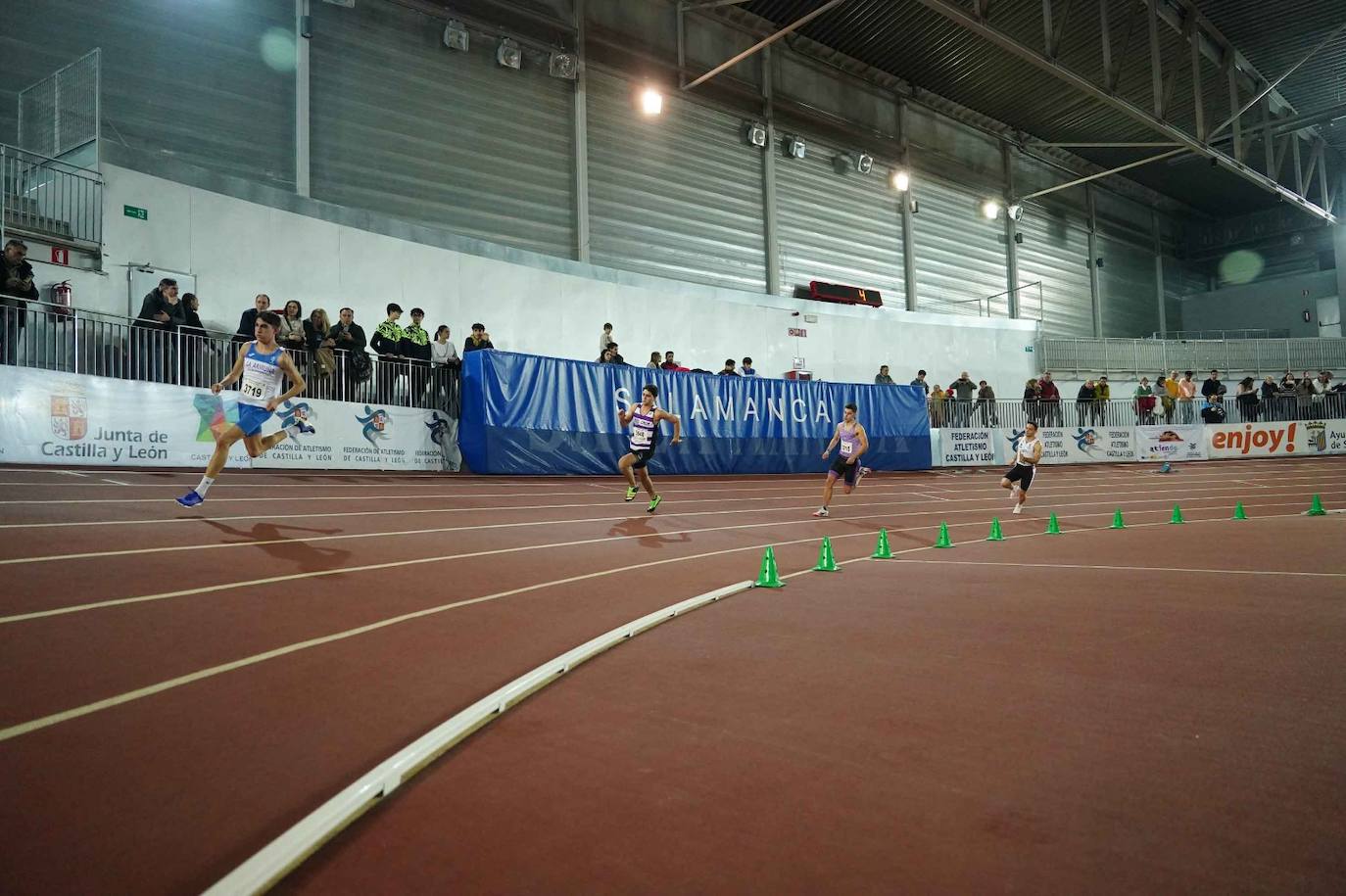 Las mejores imágenes de una gran tarde de atletismo culminada con el carrerón de Eva Santidrián