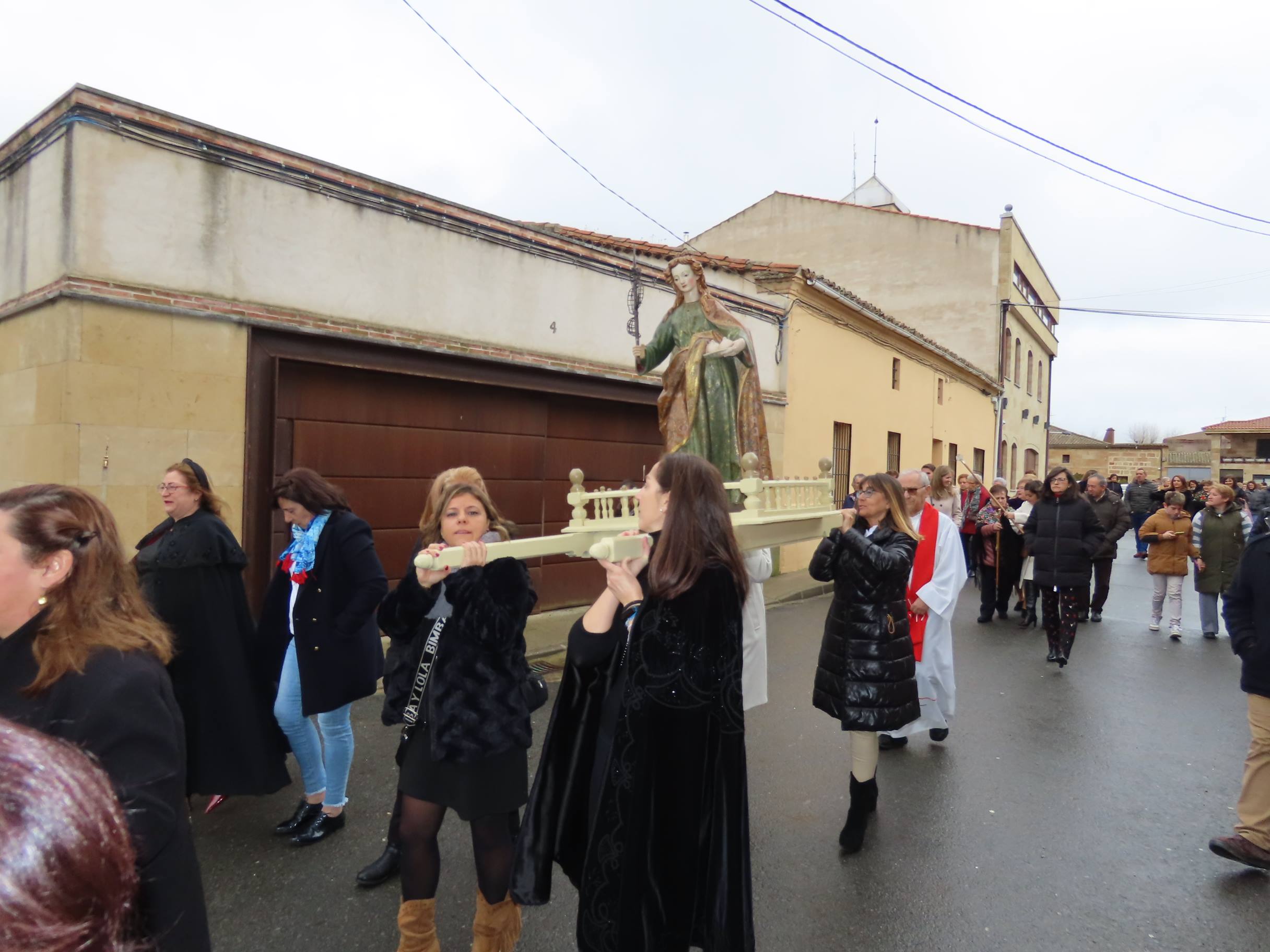 Una aguedera mayor, 63 mujeres y 14 mayordomas en Babilafuente