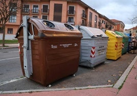 Contenedores en una calle de Salamanca